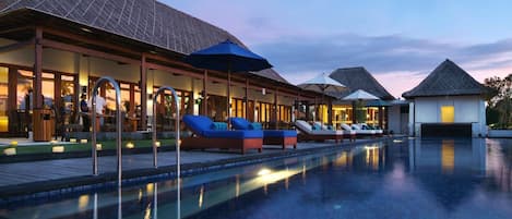 Kolam renang outdoor
