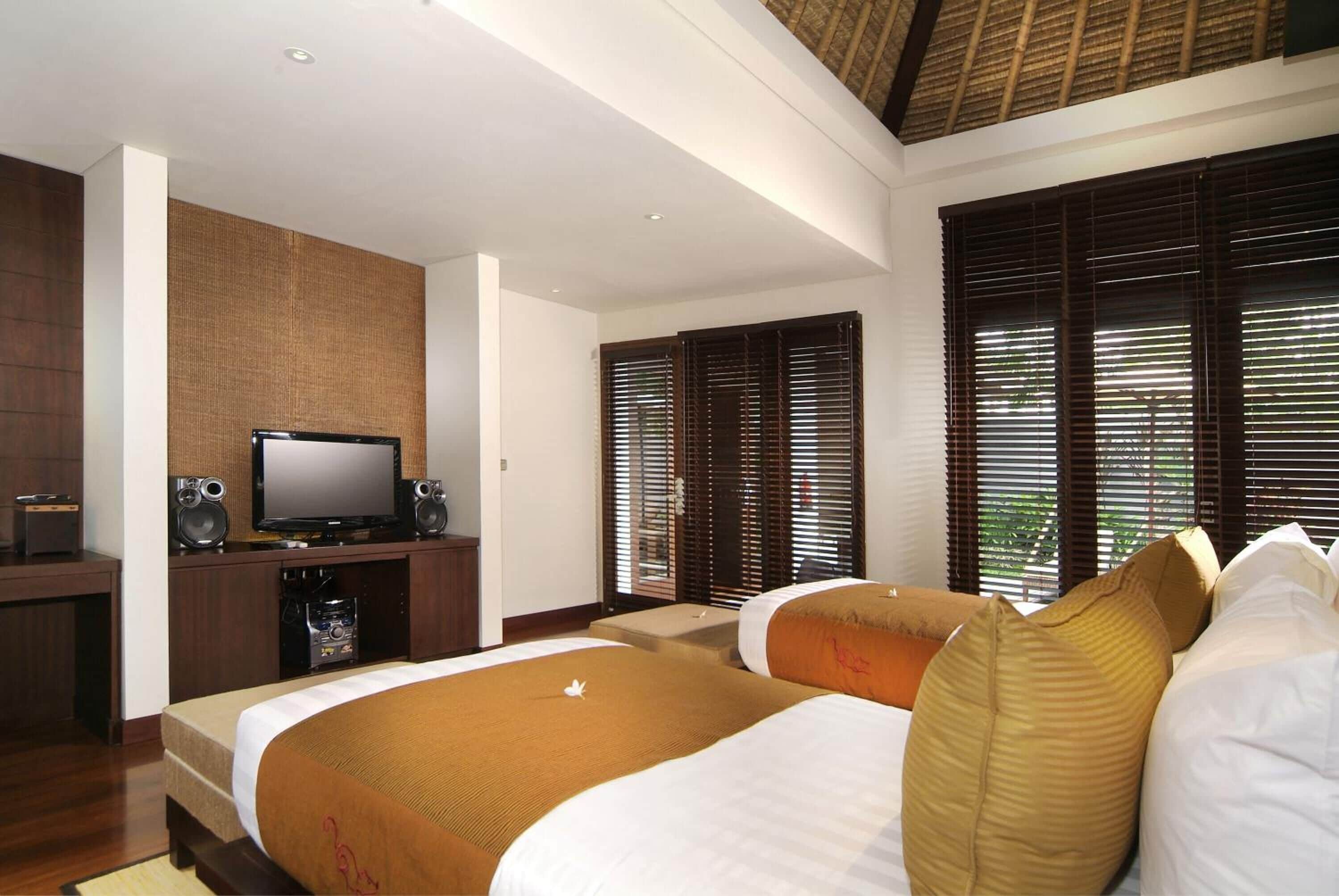 villa, 2 bedrooms, private pool | premium bedding, minibar, in-room safe, desk