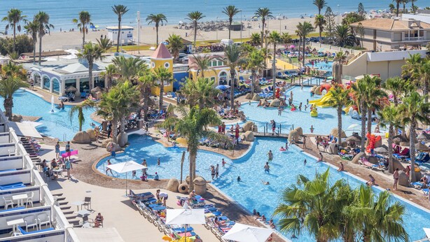 3 outdoor pools, pool loungers, lifeguards on site - Mediterráneo Bay Hotel & Resort (Roquetas de Mar)