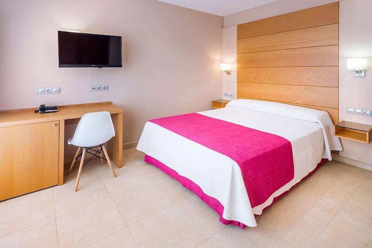 Minibar, in-room safe, desk, blackout curtains