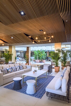 ロビー応接スペース