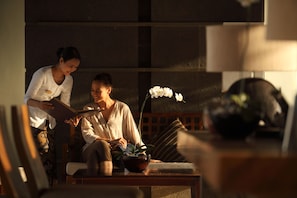 Khu tiếp khách ở sảnh