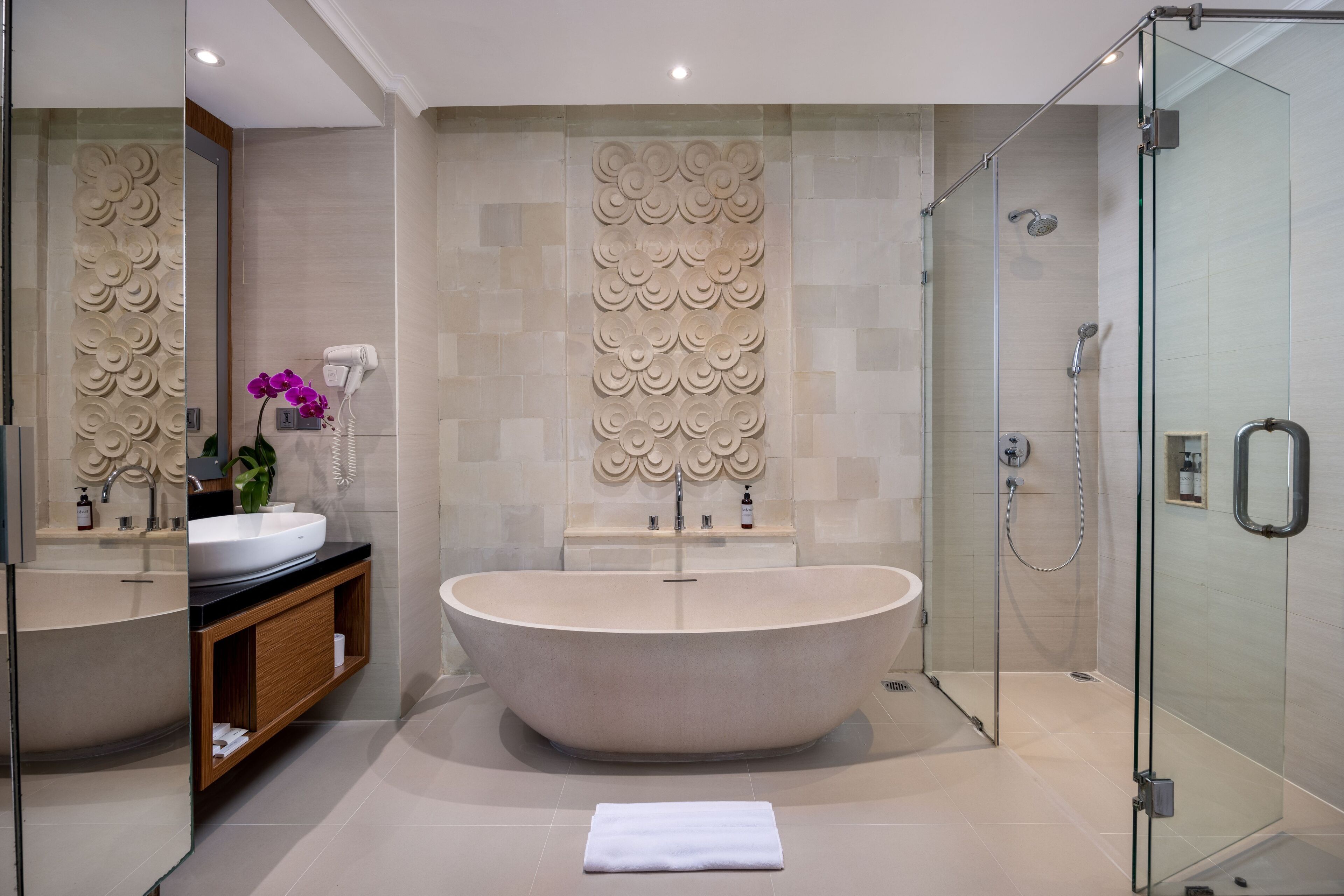 premier pool access | in-room safe, individually furnished, desk, free wifi