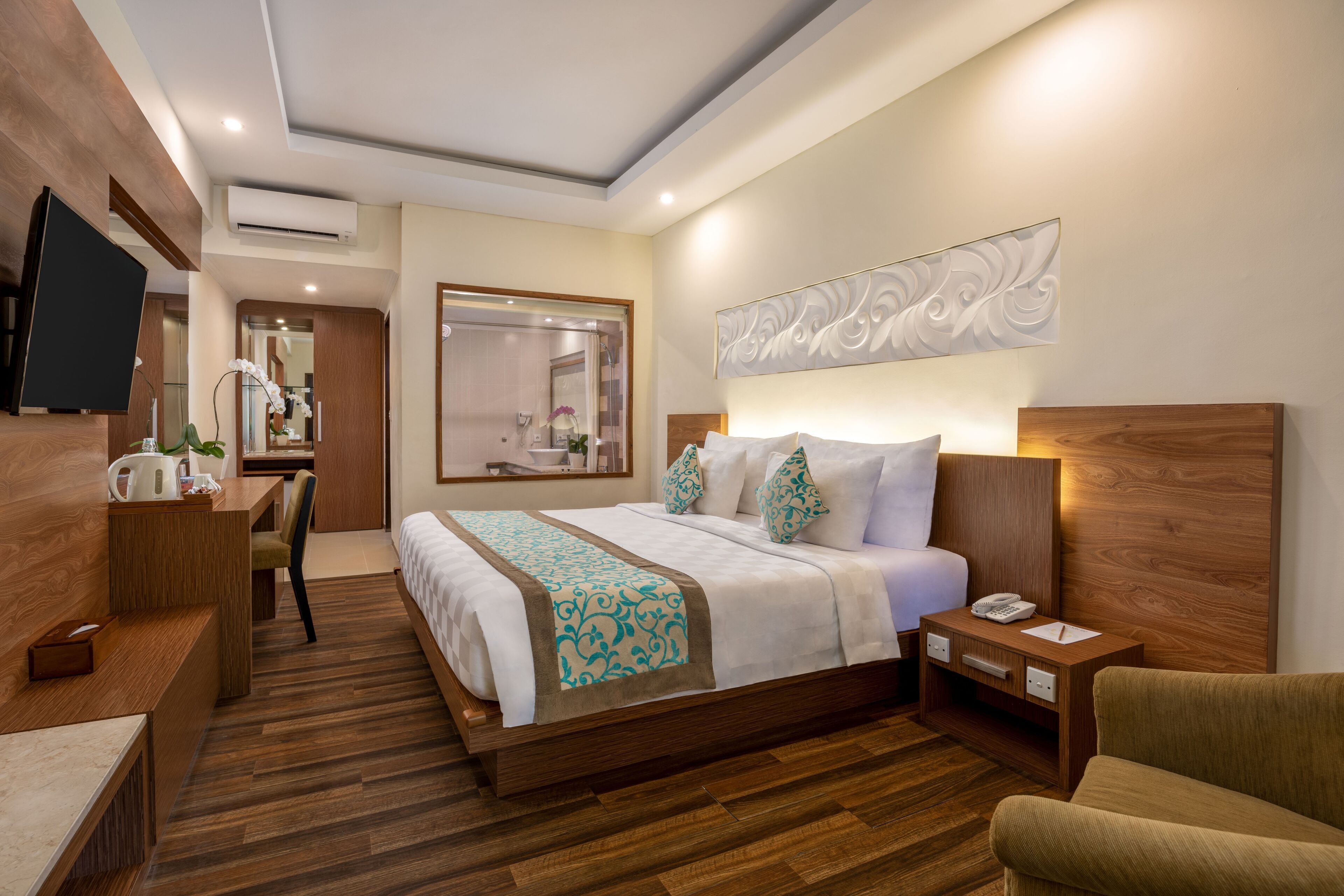 premier garden view | in-room safe, individually furnished, desk, free wifi