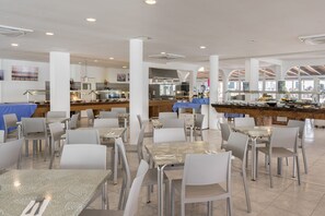 Restaurant - Apartamentos Oasis Park (Ciutadella de Menorca)