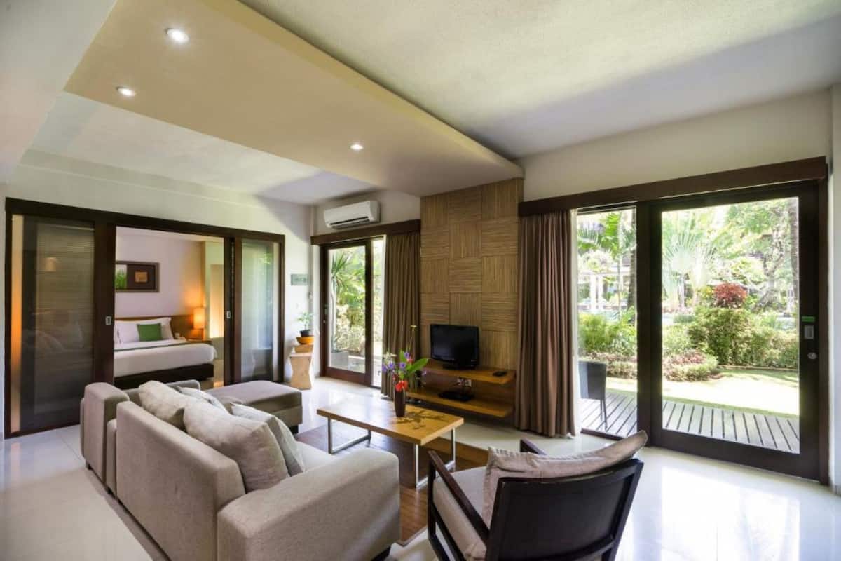 Suite, 2 Bedrooms, Pool Access | In-room safe, soundproofing, free WiFi, bed sheets
