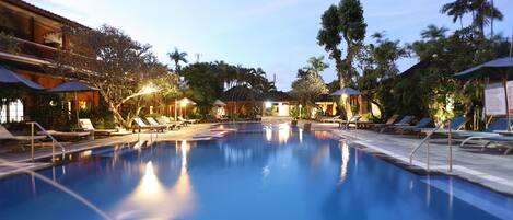 Outdoor pool, open 6:00 AM to 7:00 PM, pool umbrellas, pool loungers