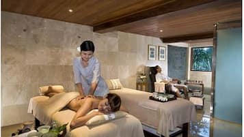 Couples treatment rooms, body treatments, aromatherapy, body scrubs