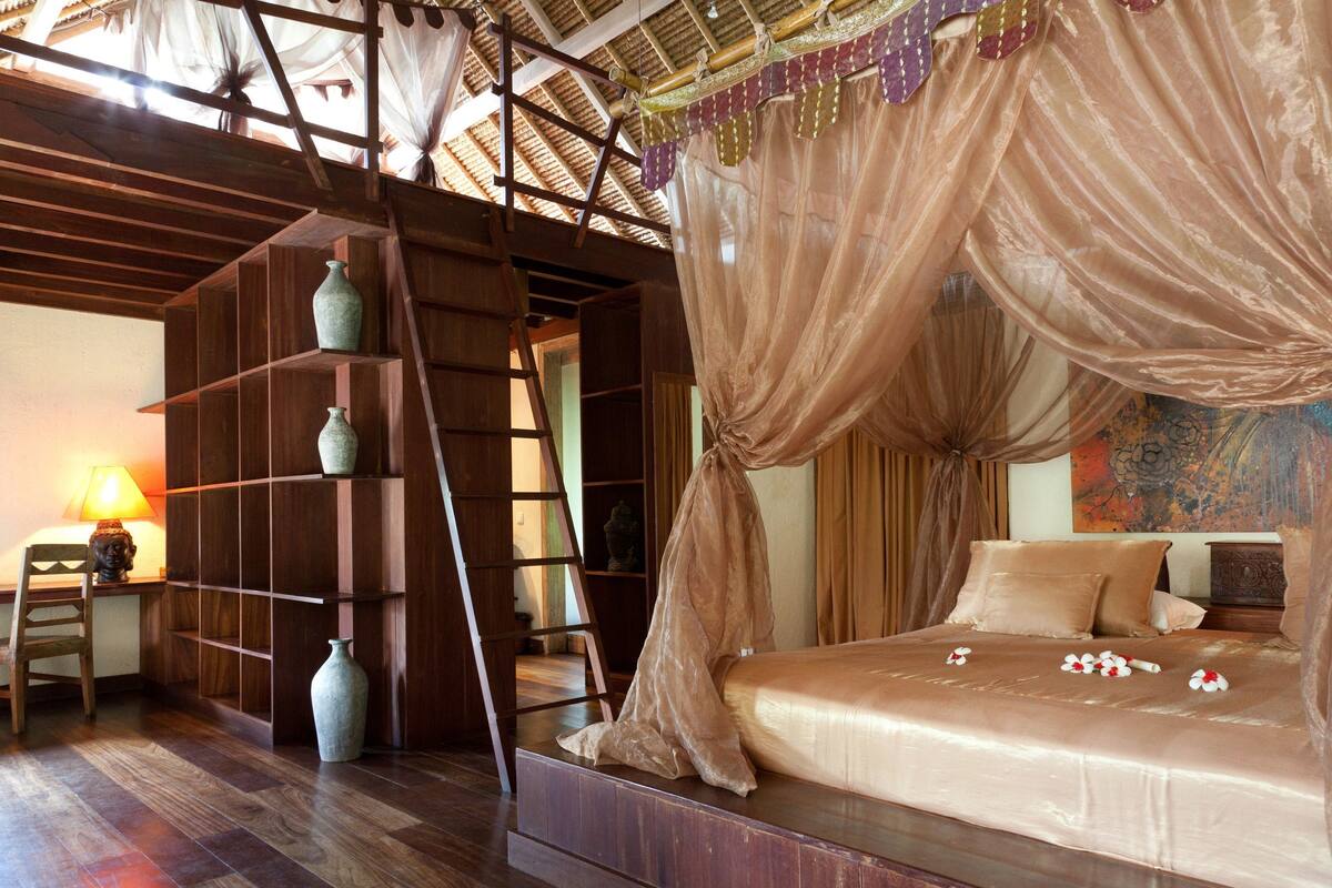 In-room safe, individually decorated, desk, free WiFi