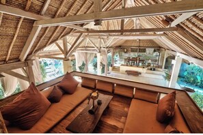 In-room safe, individually decorated, desk, free WiFi