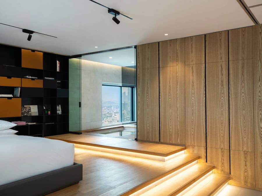 Ropa de cama de alta calidad y colchones con acolchado adicional