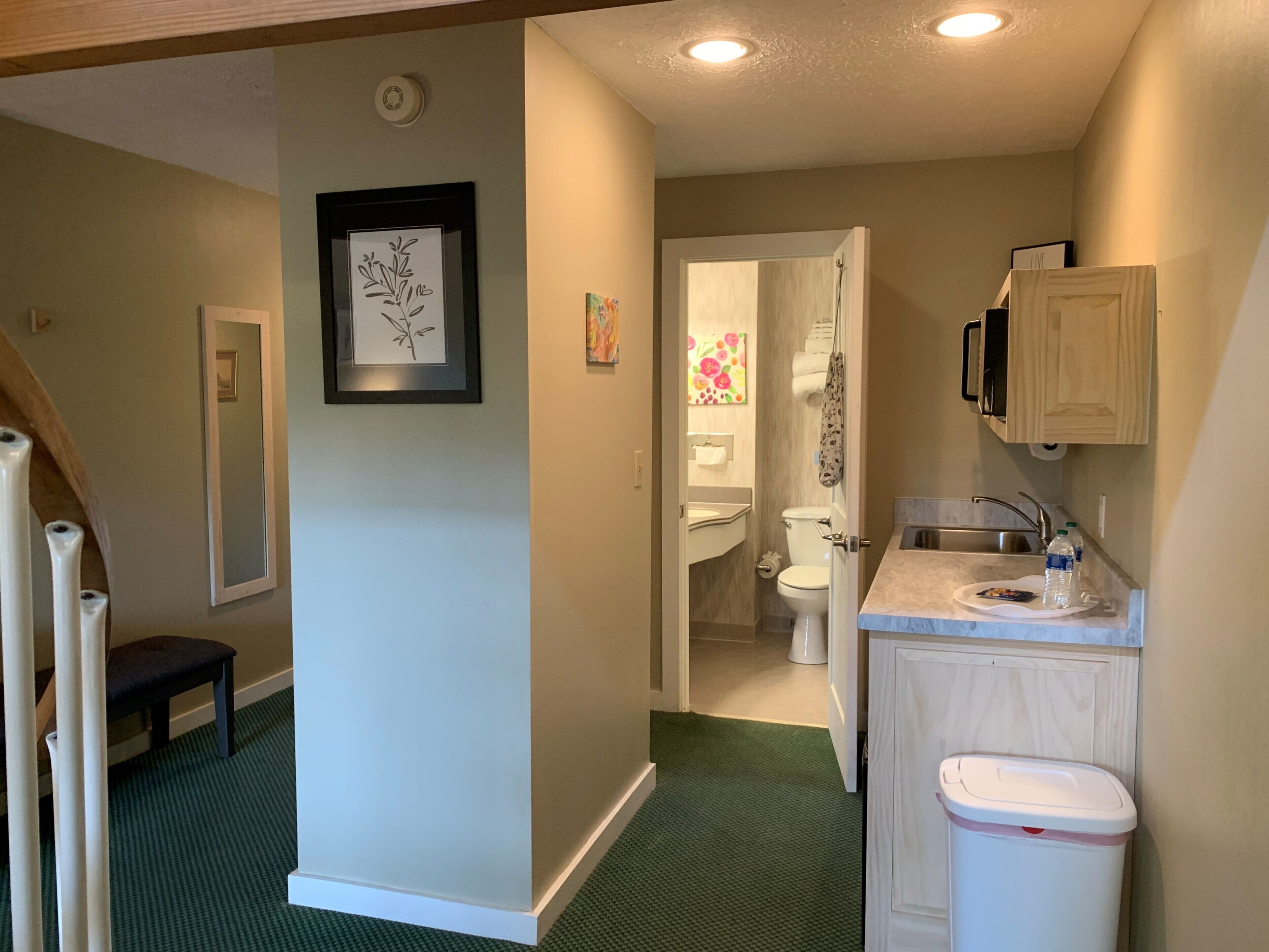 signature suite, 2 bedrooms, balcony, mountain view | individually decorated, individually furnished, iron/ironing board