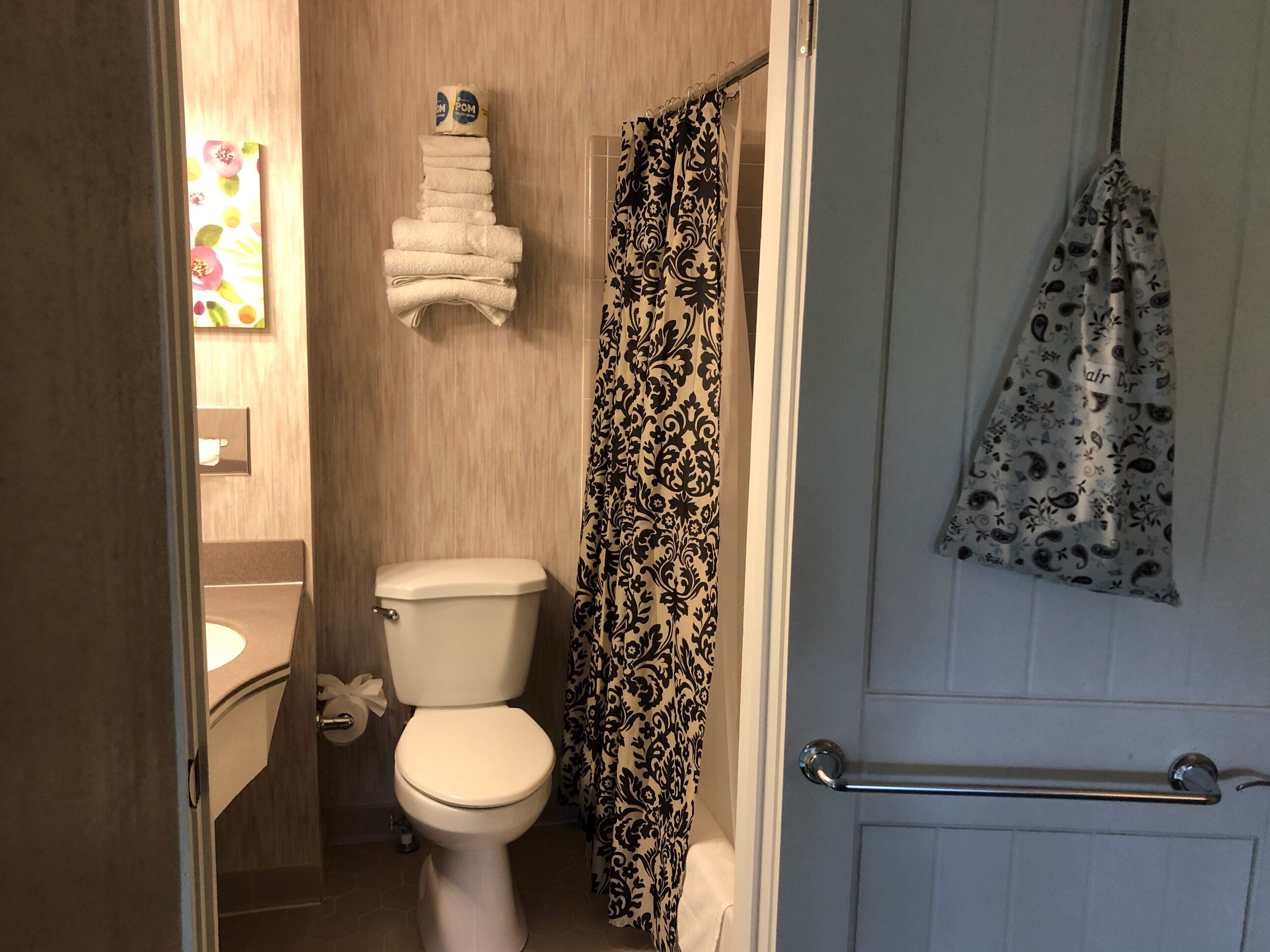 signature suite, 2 bedrooms, balcony, mountain view | bathroom | free toiletries, hair dryer, towels