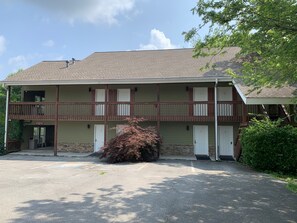 Front of property - Woodbridge Inn & Tavern (Jasper)