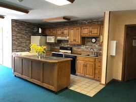 Geladeira, micro-ondas (mediante solicitação)