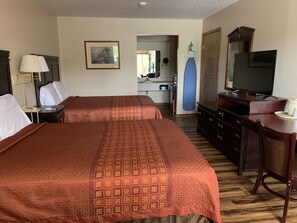 Iron/ironing board, free WiFi, bed sheets - Riverwood Inn of Glenwood (Glenwood)