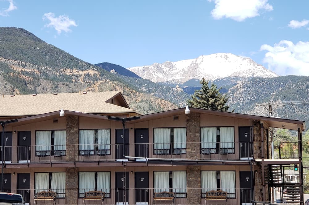 Silver Saddle Motel
