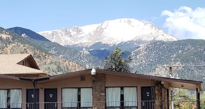 Silver Saddle Motel