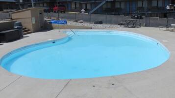 季節性室外游泳池