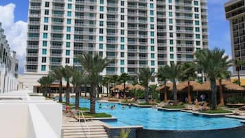 2 piscinas externas