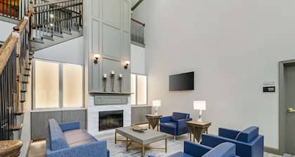 Best Western Plus First Coast Inn & Suites