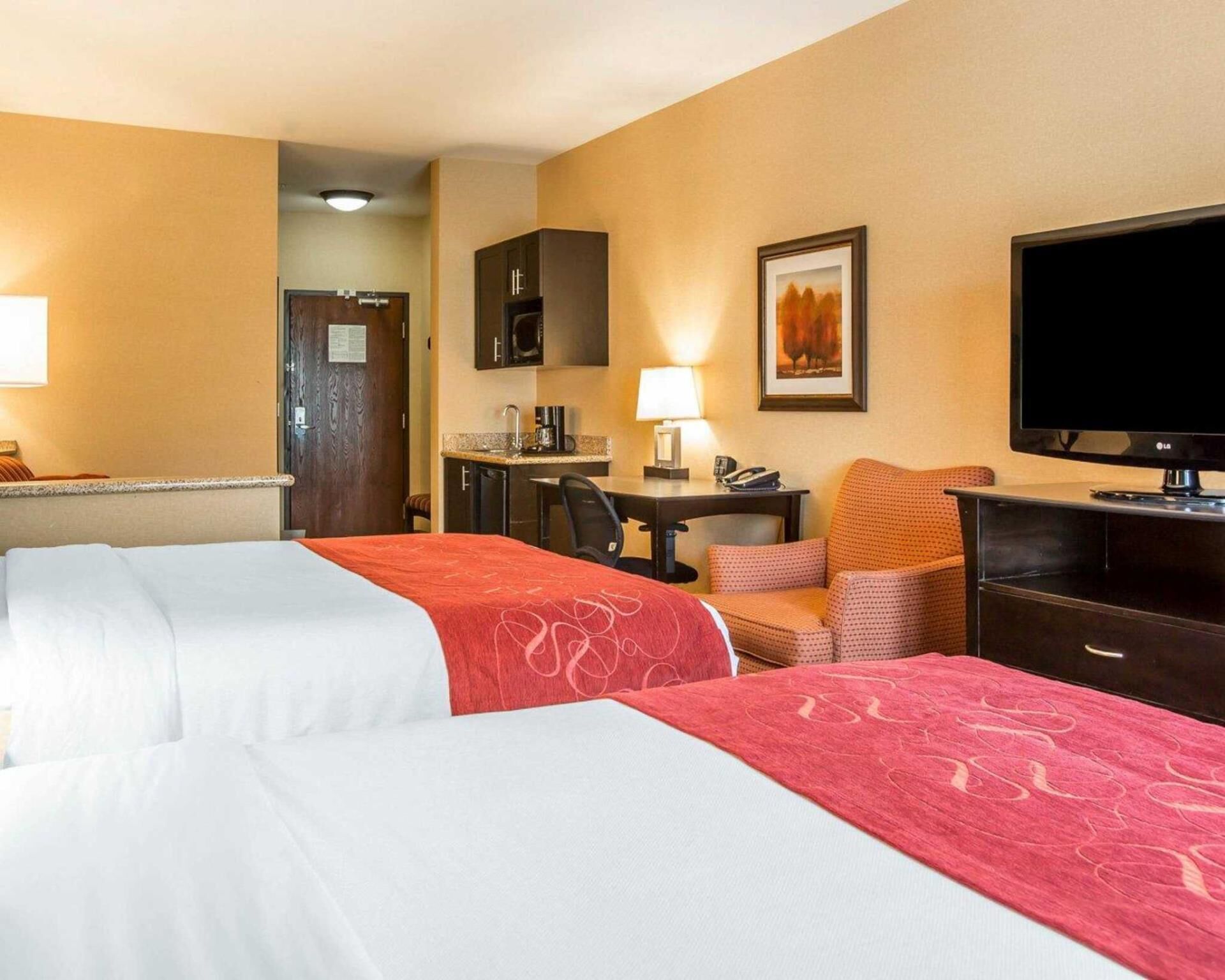 Pillowtop-Betten, Zimmersafe, Schreibtisch