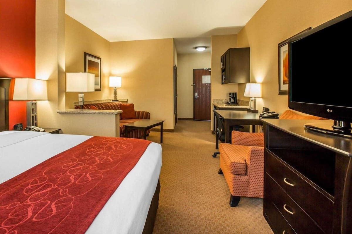 Pillow-top beds, in-room safe, desk, laptop workspace