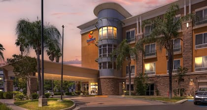 Comfort Suites Ontario Airport Convention Center