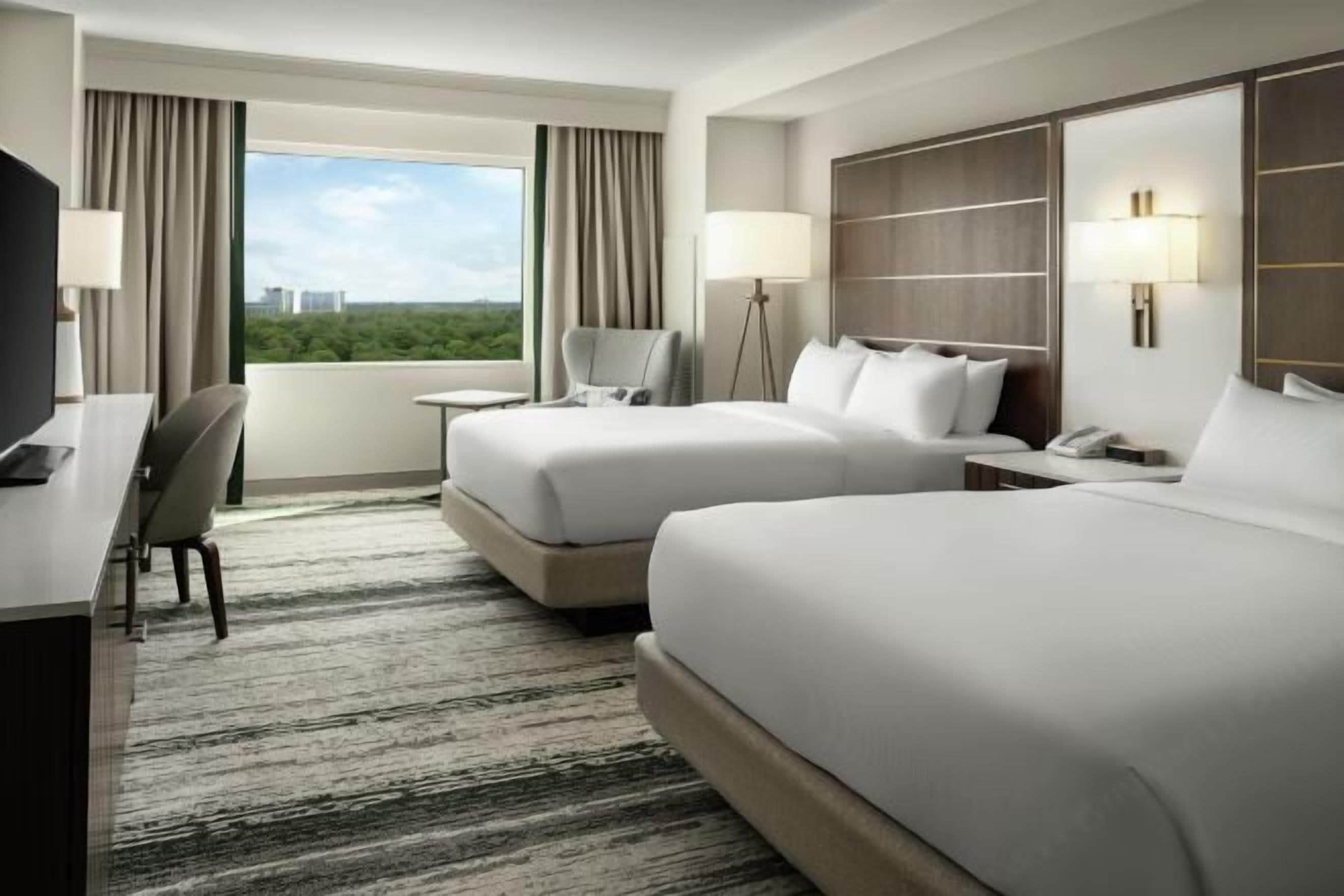 Premium bedding, in-room safe, desk, blackout drapes