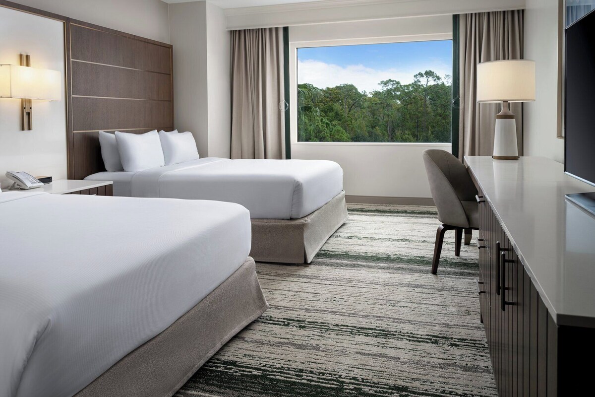 Premium bedding, in-room safe, desk, blackout curtains