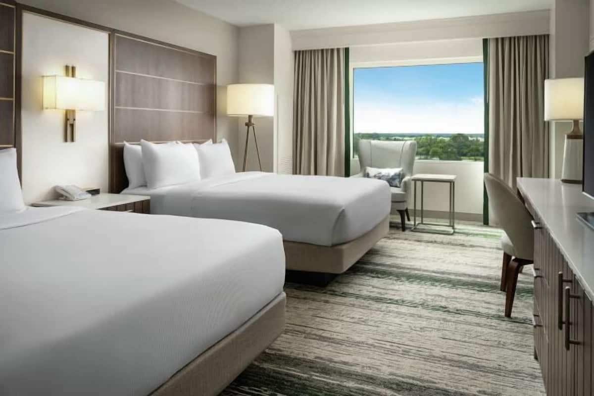 Premium bedding, in-room safe, desk, blackout curtains