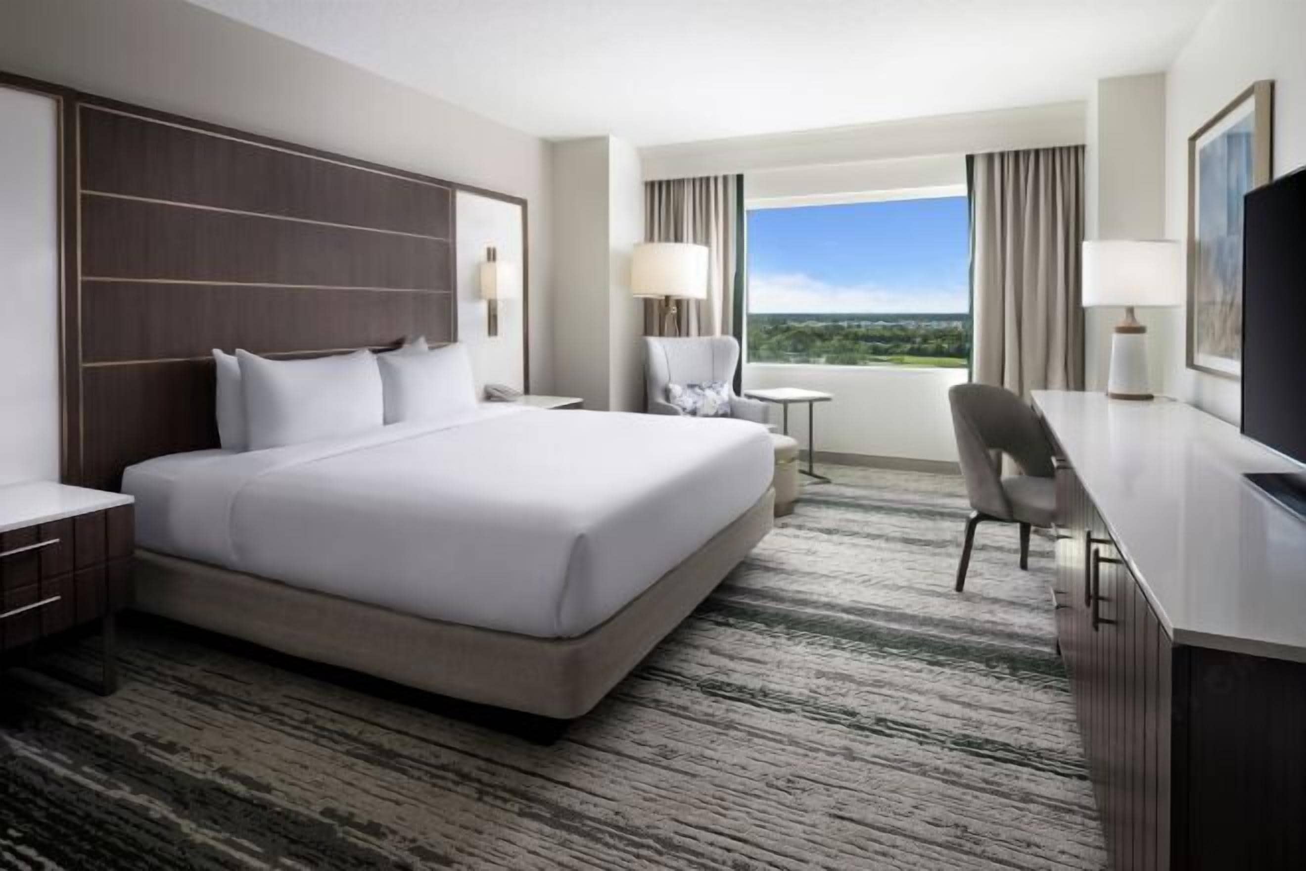 Premium bedding, in-room safe, desk, blackout drapes