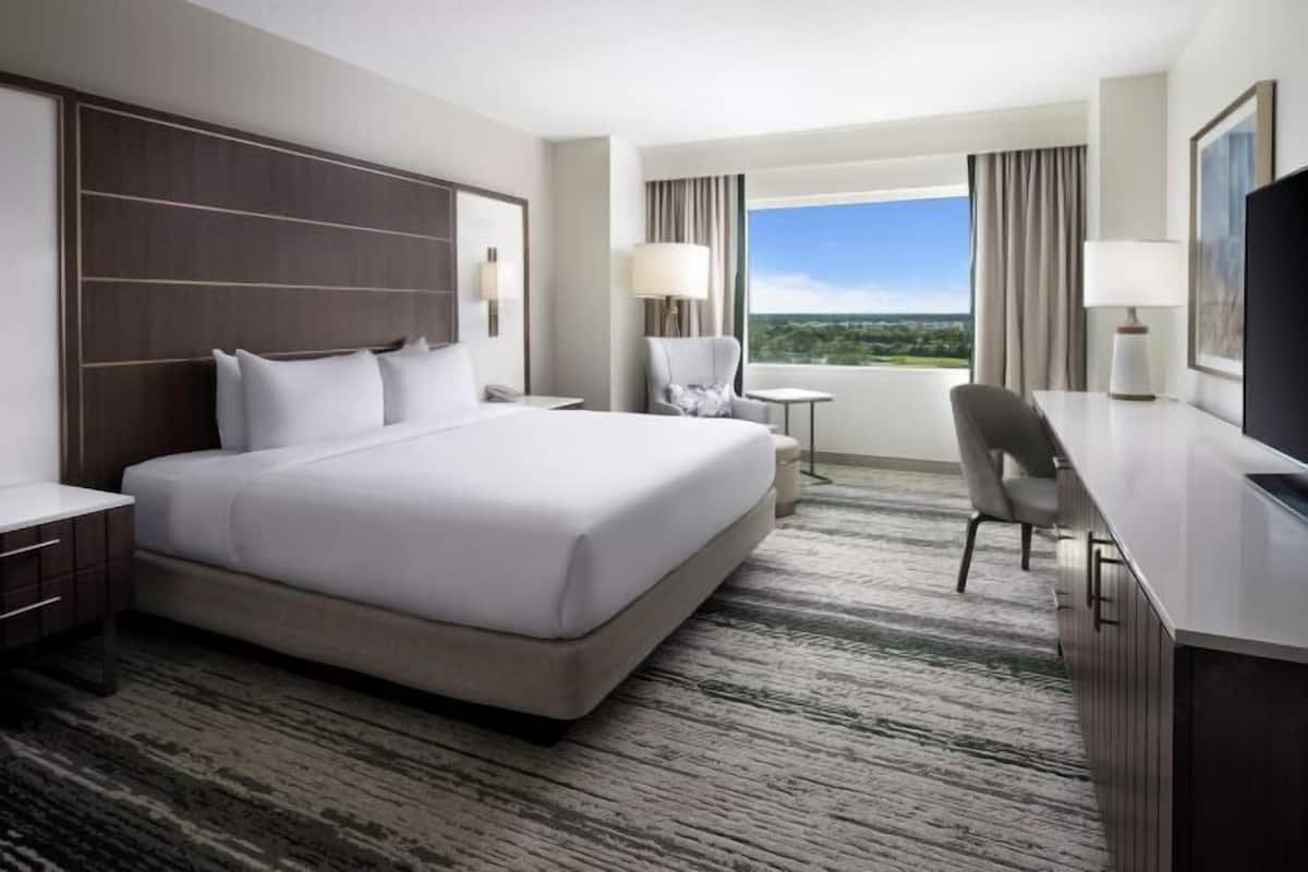 Premium bedding, in-room safe, desk, blackout curtains