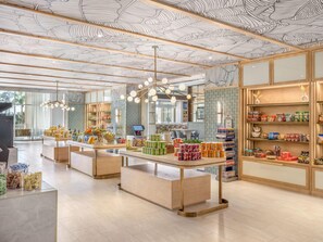 Petit déjeuner à emporter servi tous les jours en supplément