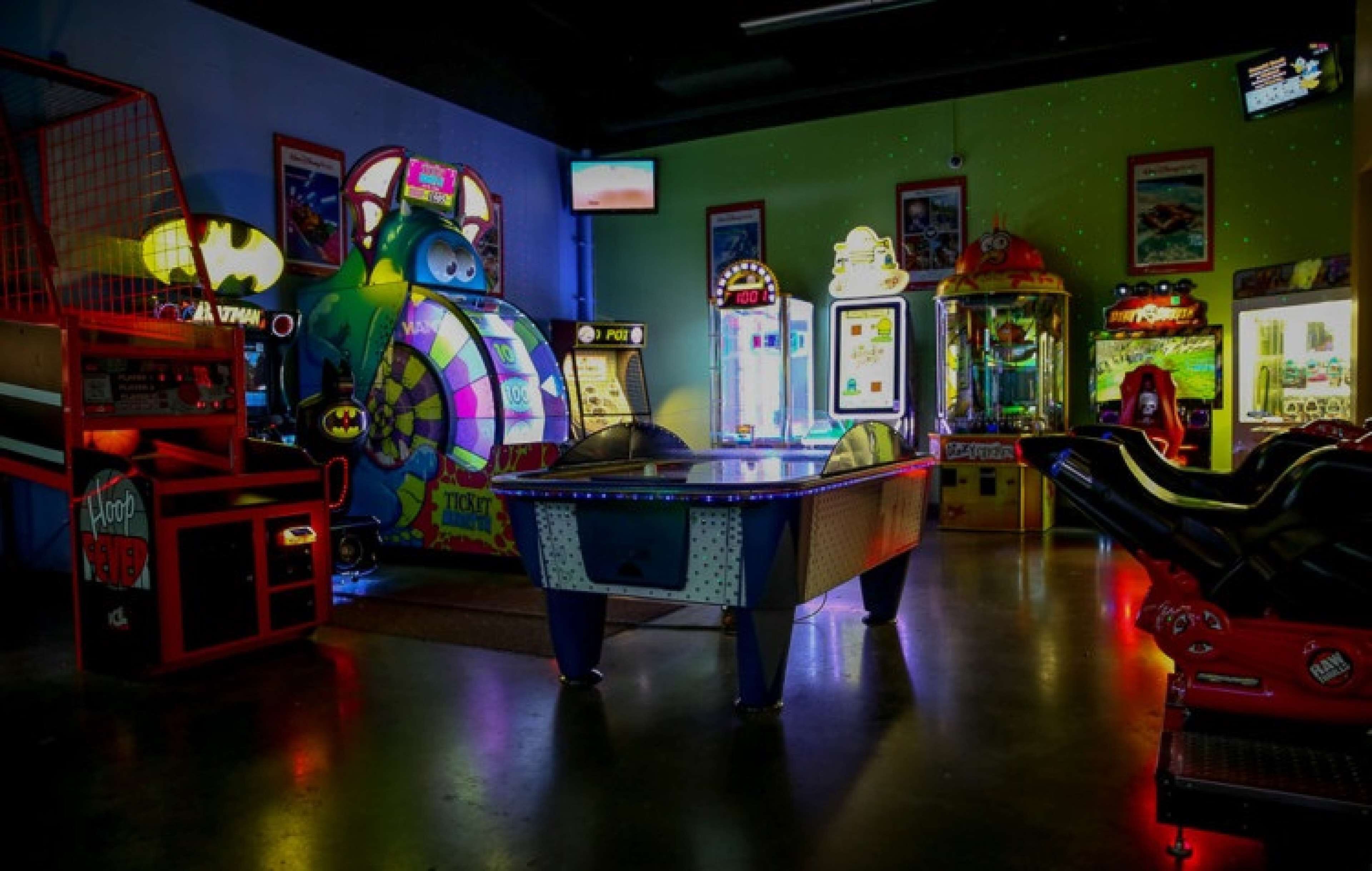 Phòng trò chơi máy arcade