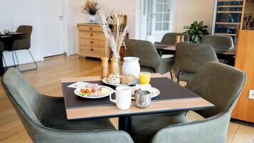 Desayuno buffet diario (DKK 149 por persona)