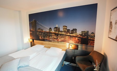 Family Room | Desk, iron/ironing board, free WiFi, bed sheets