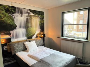 Junior Double Room (Bed 140 cm wide)