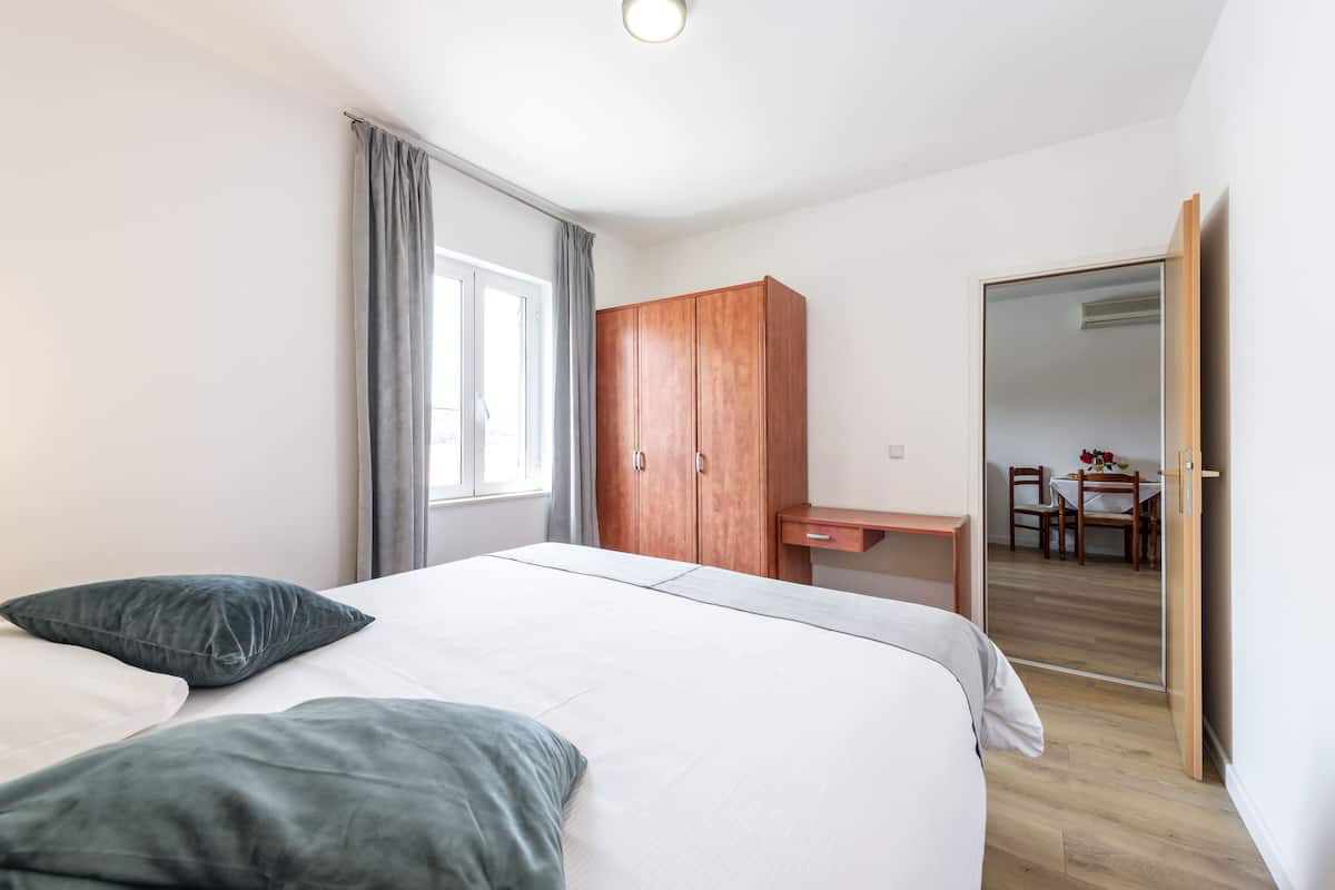 Apartment, 1 Bedroom, Terrace, Partial Sea View