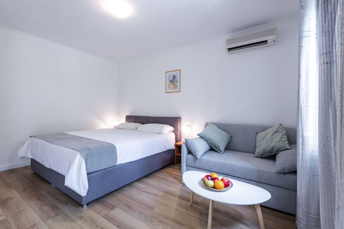 Standard Twin Room, Terrace, Garden View | 1 bedroom, memory-foam beds, desk, blackout curtains