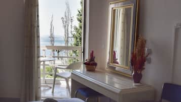 Double or Twin Room with Seaview | Minibar, iron/ironing board, free WiFi