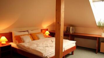 Standard Double or Twin Room | Desk, free WiFi