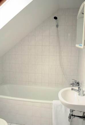 Free toiletries, towels - Hotel U Hvezdy (Prague)