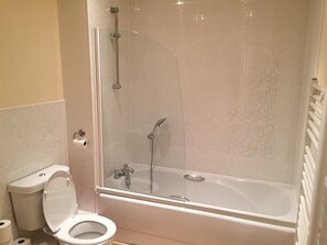 Apartamento, suíte | Banheiro
