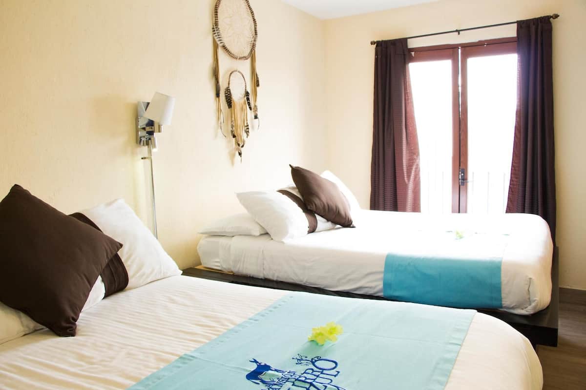 1 bedroom, Egyptian cotton sheets, premium bedding, down comforters