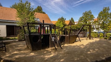 Area giochi per bambini (all'aperto)