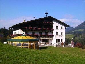 Front of property - Salzburger Dolomitenhof (Annaberg-Lungoetz)