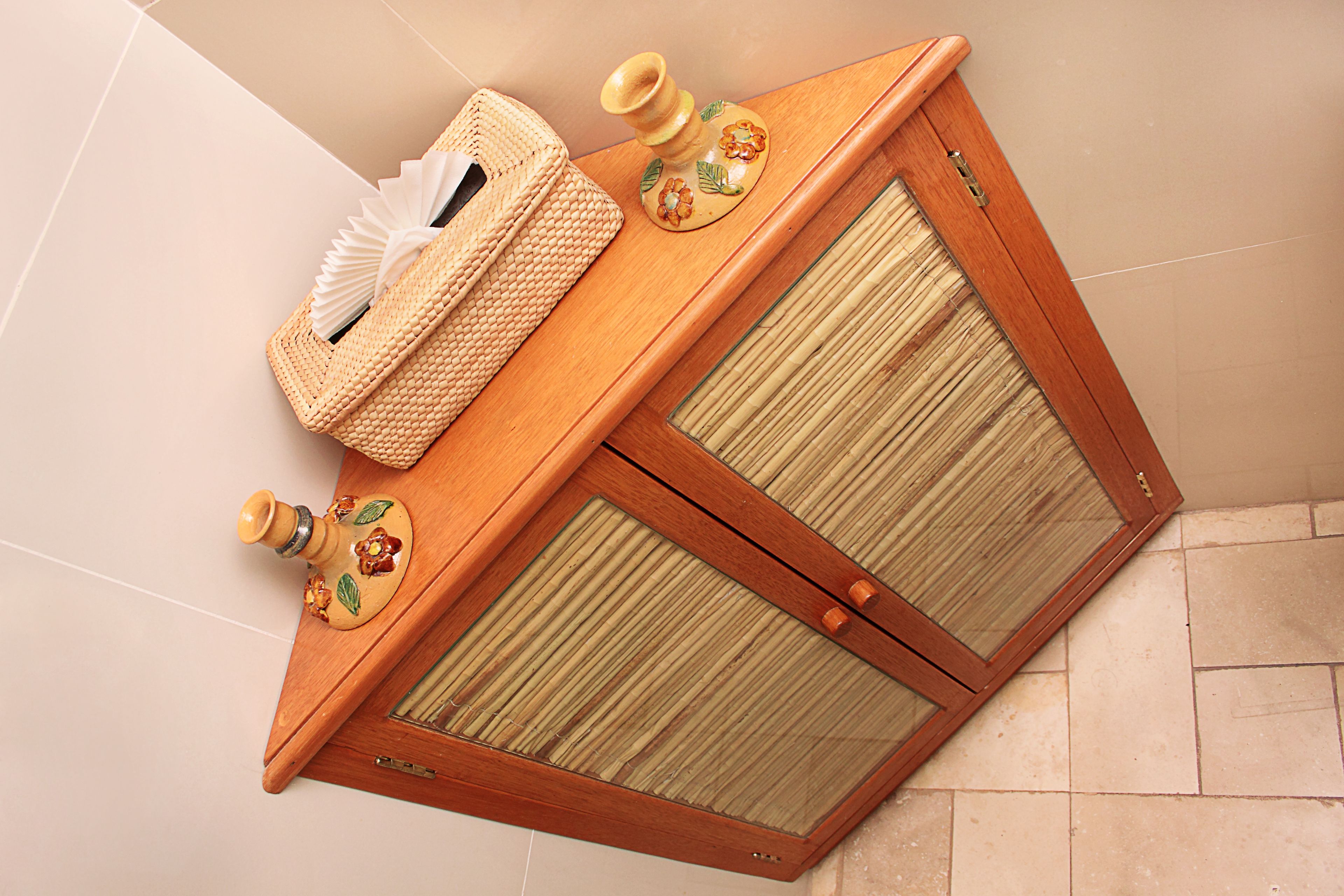 deluxe double room | interior detail