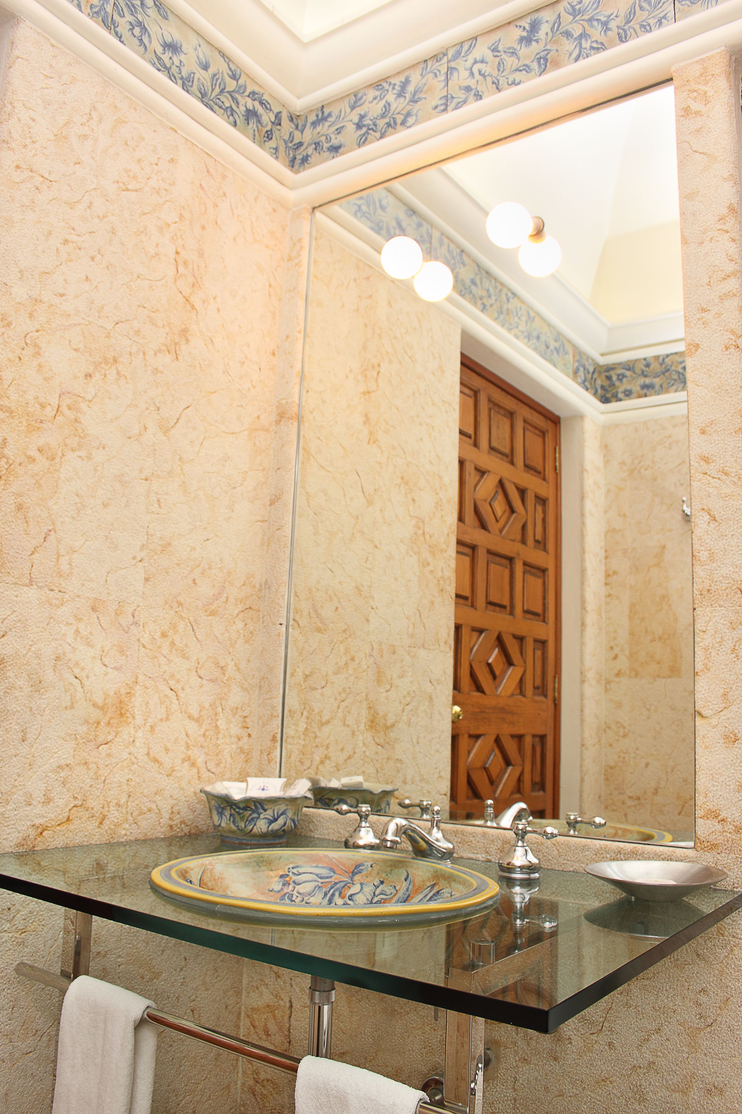 premium double room | bathroom sink