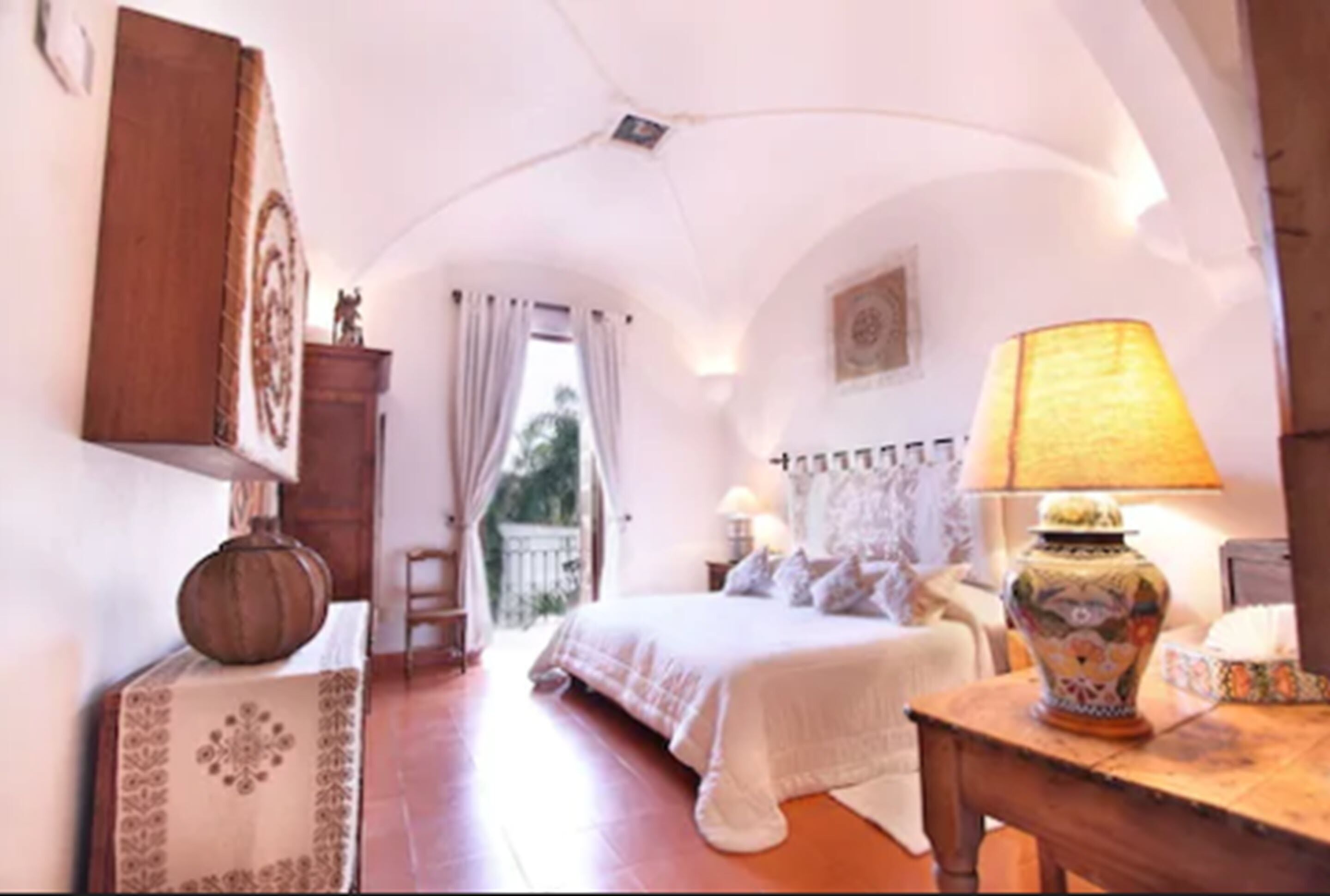 Premium bedding, down duvets, pillow-top beds, minibar